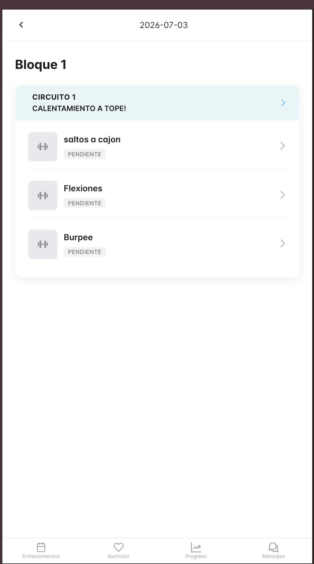Entrenamiento del día en la app del cliente con una tarjeta de circuito que agrupa tres ejercicios pendientes