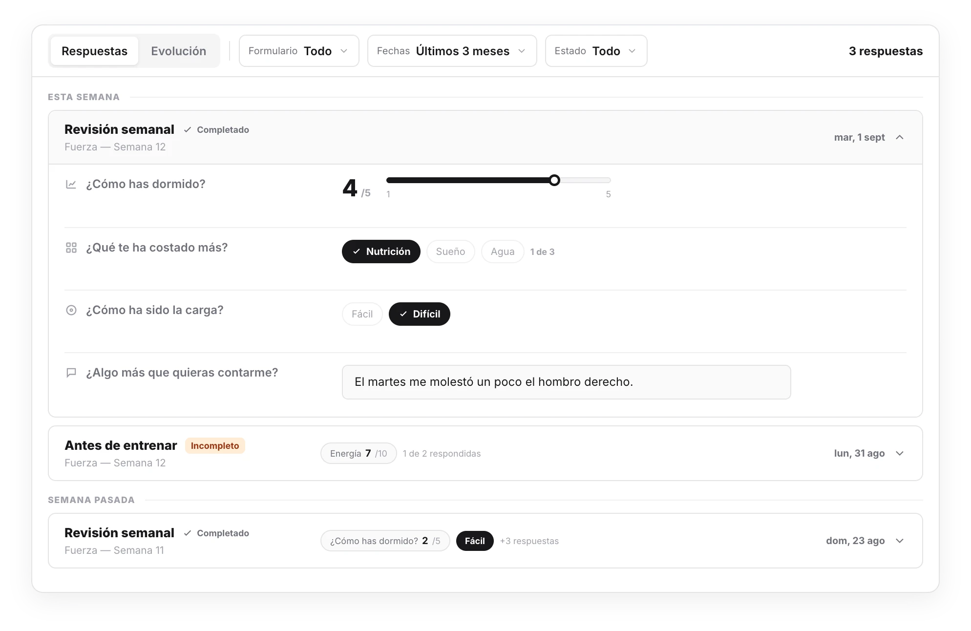 Pantalla Respuestas a formularios con filtros y varias respuestas de un check-in agrupadas por semana