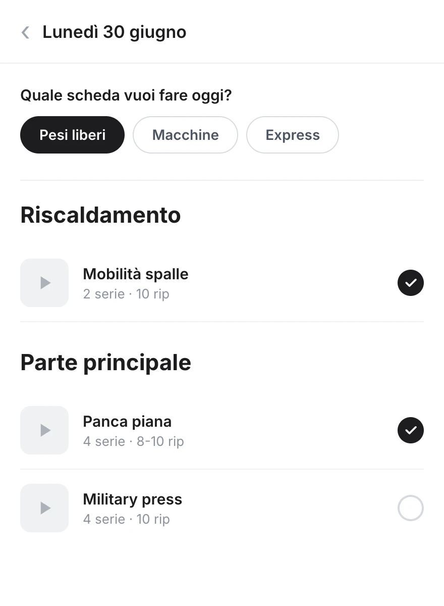 App del cliente: la domanda Quale scheda vuoi fare oggi? con Pesi liberi selezionata, e sotto i suoi due blocchi: Riscaldamento e Parte principale